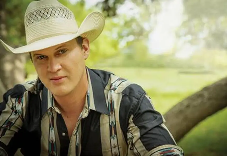 Jon Pardi Gives an Update on His Fall Wedding 'We Might Have to