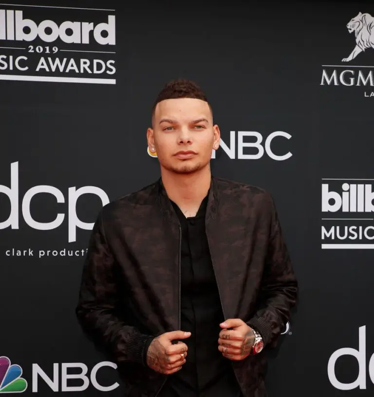 Kane Brown Urges Fans to Help With Crown Royal Purple Bag Project ...