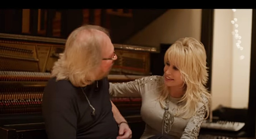 Dolly Parton, Keith Urban Among Guests on Upcoming Barry Gibb Duets Album -