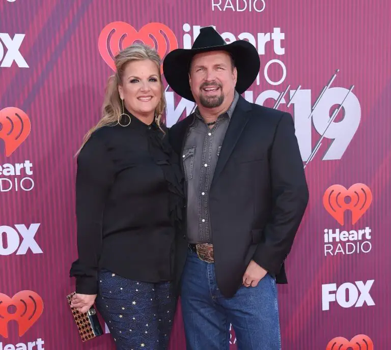 5 Of Our Favorite Garth Brooks and Trisha Yearwood Duets