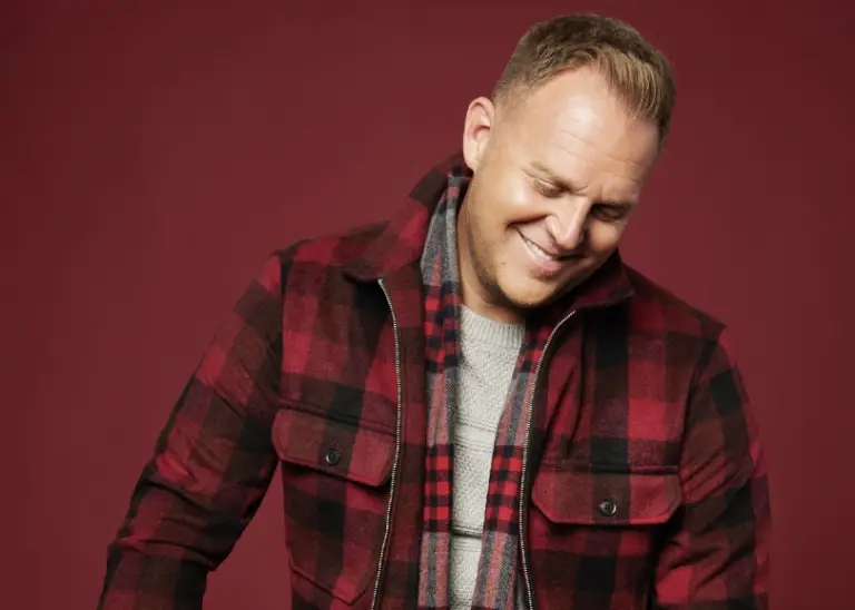 Matthew West Is Channeling Michael Bublé With Christmas Concert