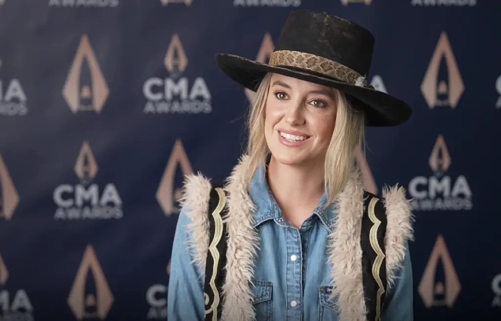 2023 CMA Awards Lainey Wilson Vows to Show Off a New Side With ‘Fiery