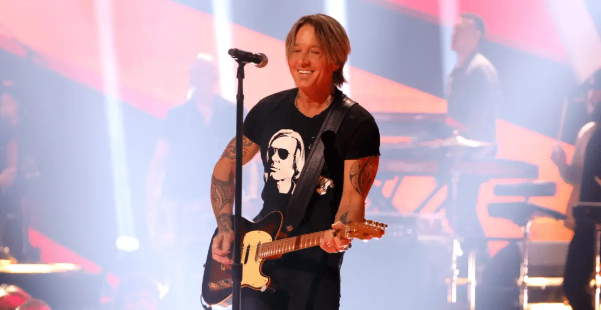 2024 Cmt Music Awards Keith Urban Performs Straight Line Watch 