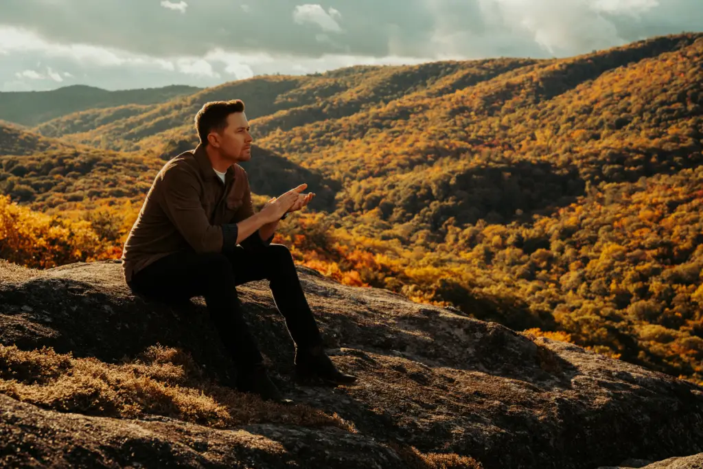 Scotty Mccreery Shares The Inspiration Behind ‘red Letter Blueprint