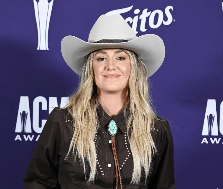 2024 ACM Awards Lainey Wilson Credits Hard Work With Entertainer of